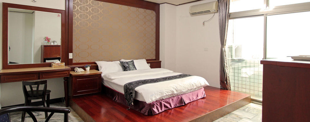 陶陶居商旅 Tautauchu Hotel Хуалянь Экстерьер фото