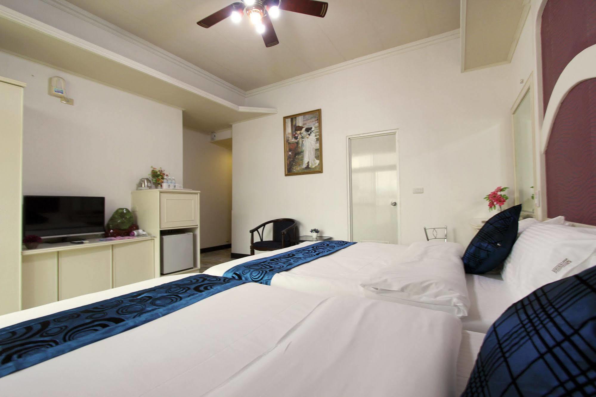 陶陶居商旅 Tautauchu Hotel Хуалянь Экстерьер фото