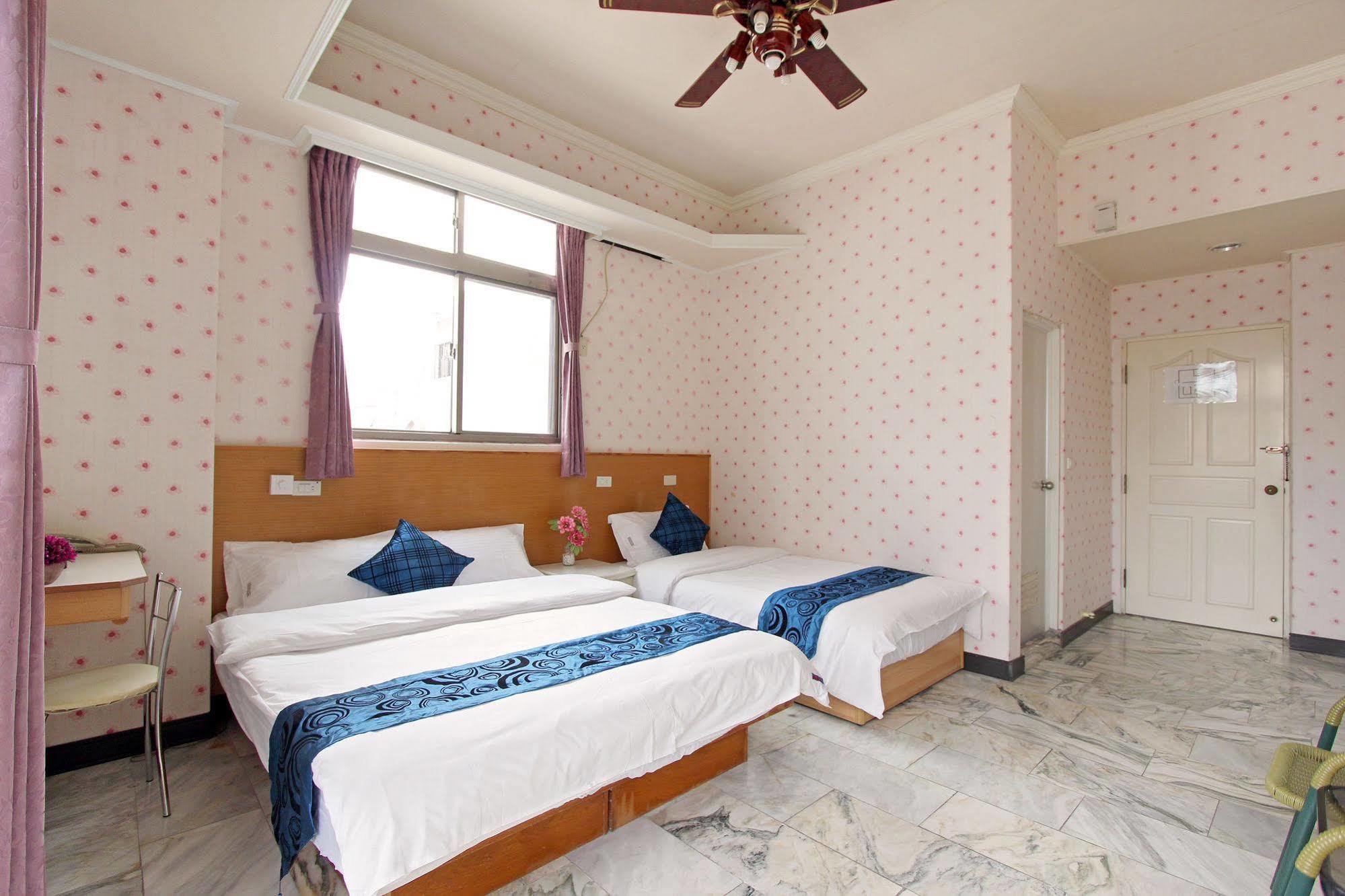 陶陶居商旅 Tautauchu Hotel Хуалянь Экстерьер фото