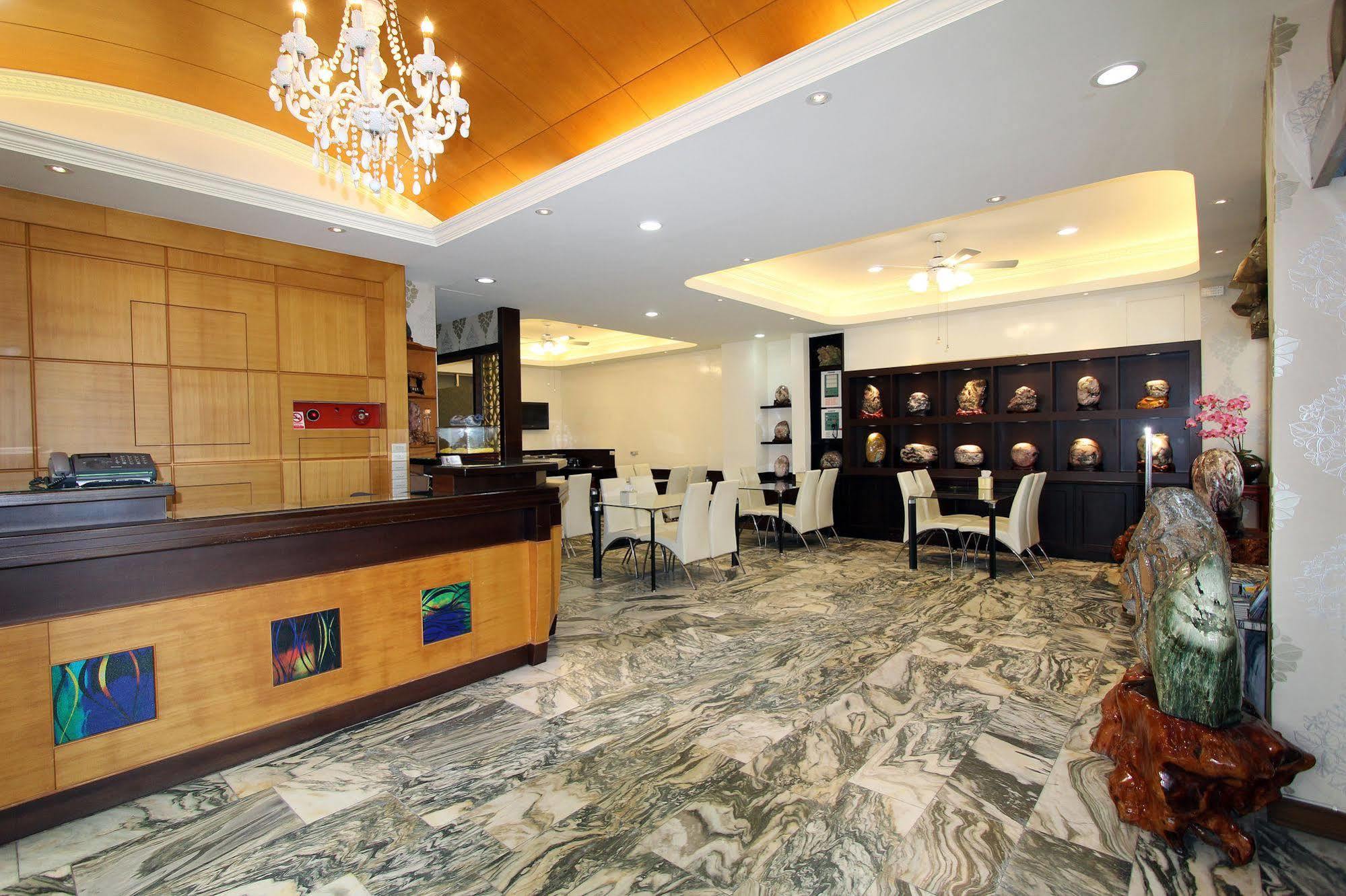 陶陶居商旅 Tautauchu Hotel Хуалянь Экстерьер фото