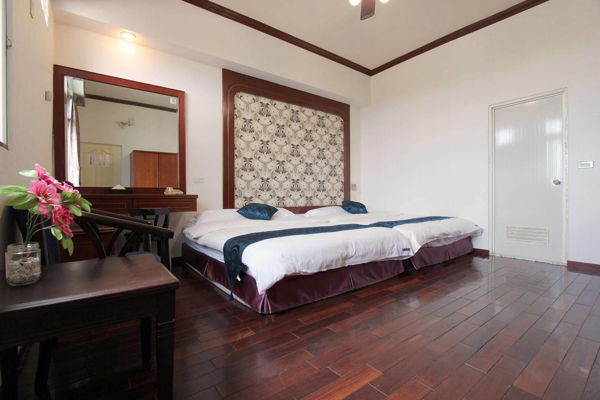 陶陶居商旅 Tautauchu Hotel Хуалянь Экстерьер фото