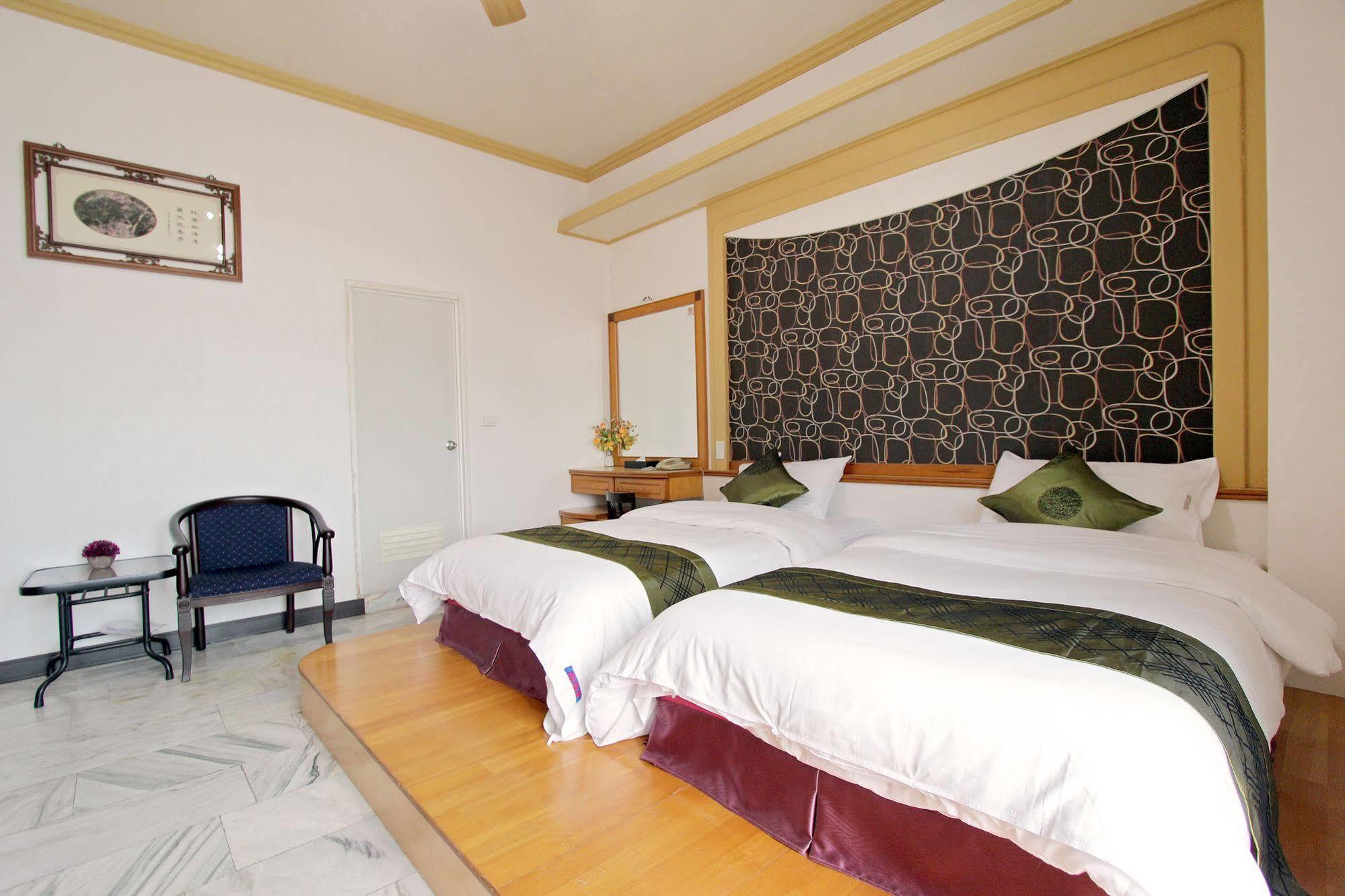 陶陶居商旅 Tautauchu Hotel Хуалянь Экстерьер фото